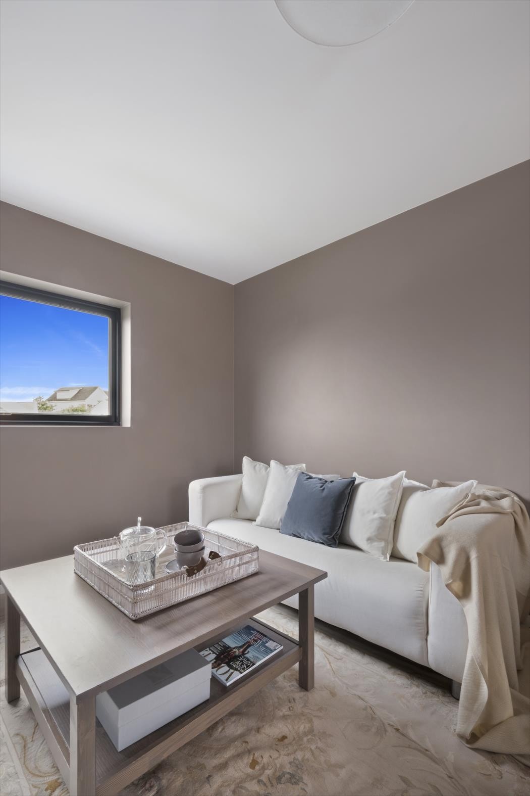 Loftstue i andre etasje. Alle boligens tre soverom ligger i nærheten av loftstuen. Med barn i familien kan dette fort bli barnas egen stue. Galleribilde