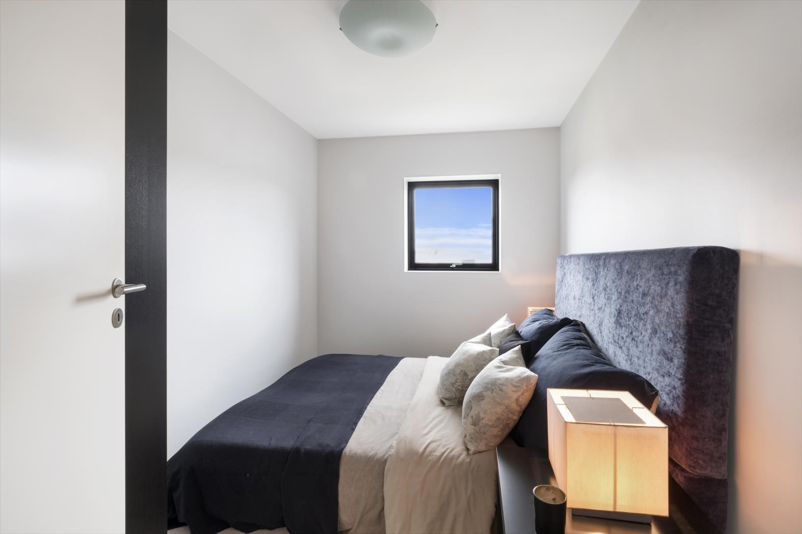 Alle boligens tre soverom ligger i andre etasje. Galleribilde