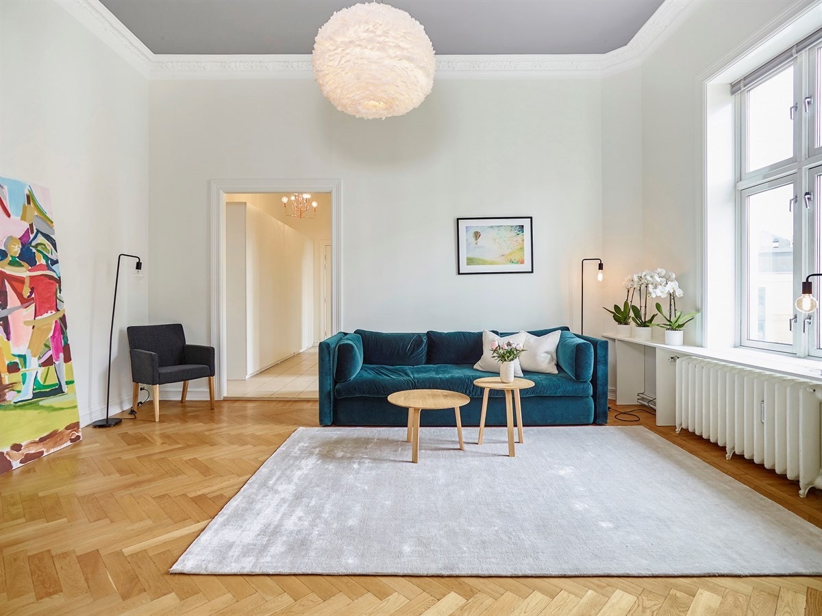 Stue med god plass til sofagruppe. Galleribilde