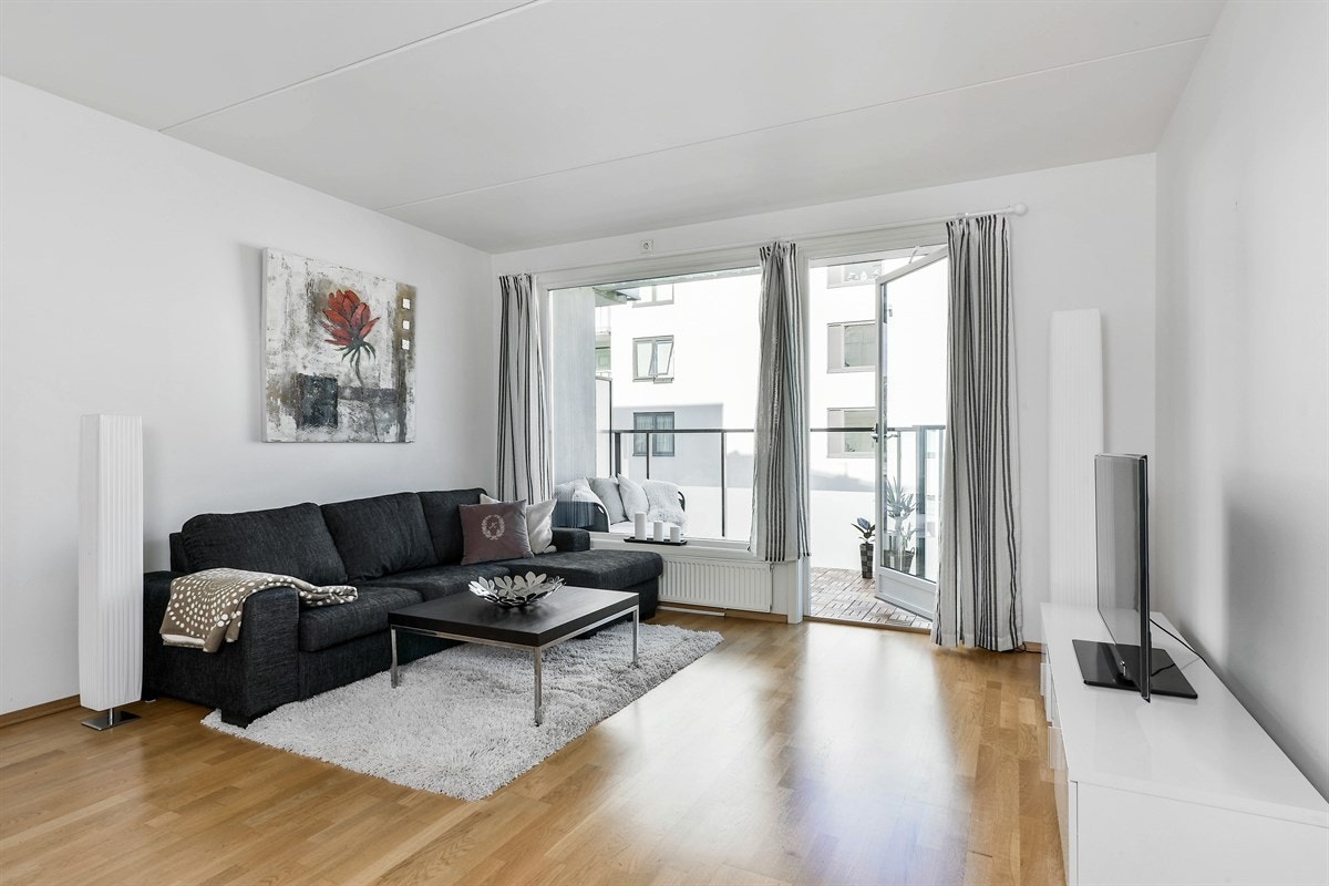 Det er god plass for tv- og sofaløsning. Galleribilde