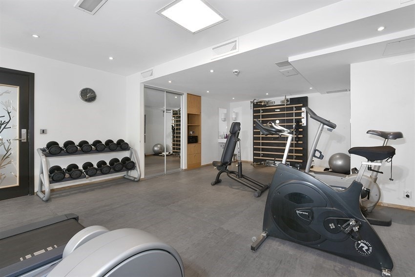 Som beboer har du tilgang til et romslig treningsrom utstyrt med en rekke treningsapparater. Galleribilde