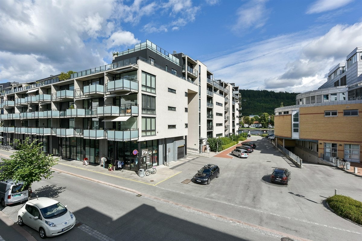 Høyskolen i Buskerud har en av landets mest moderne lokaler på Papirbredden som ligger rett utenfor døren. Galleribilde