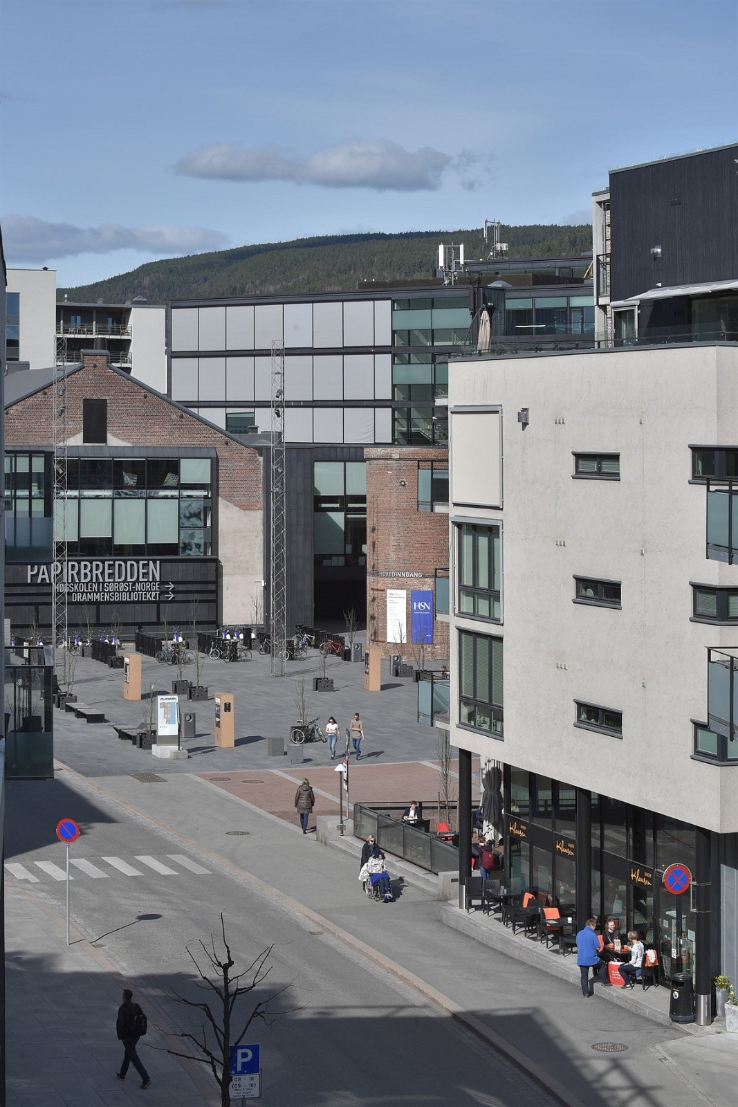 Det er også kort gange til Drammen stasjon og flytoget. Galleribilde