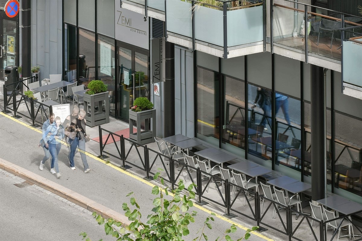 Det er flere fine restauranter og bakere som ligger i gåavstand rundt området. Galleribilde