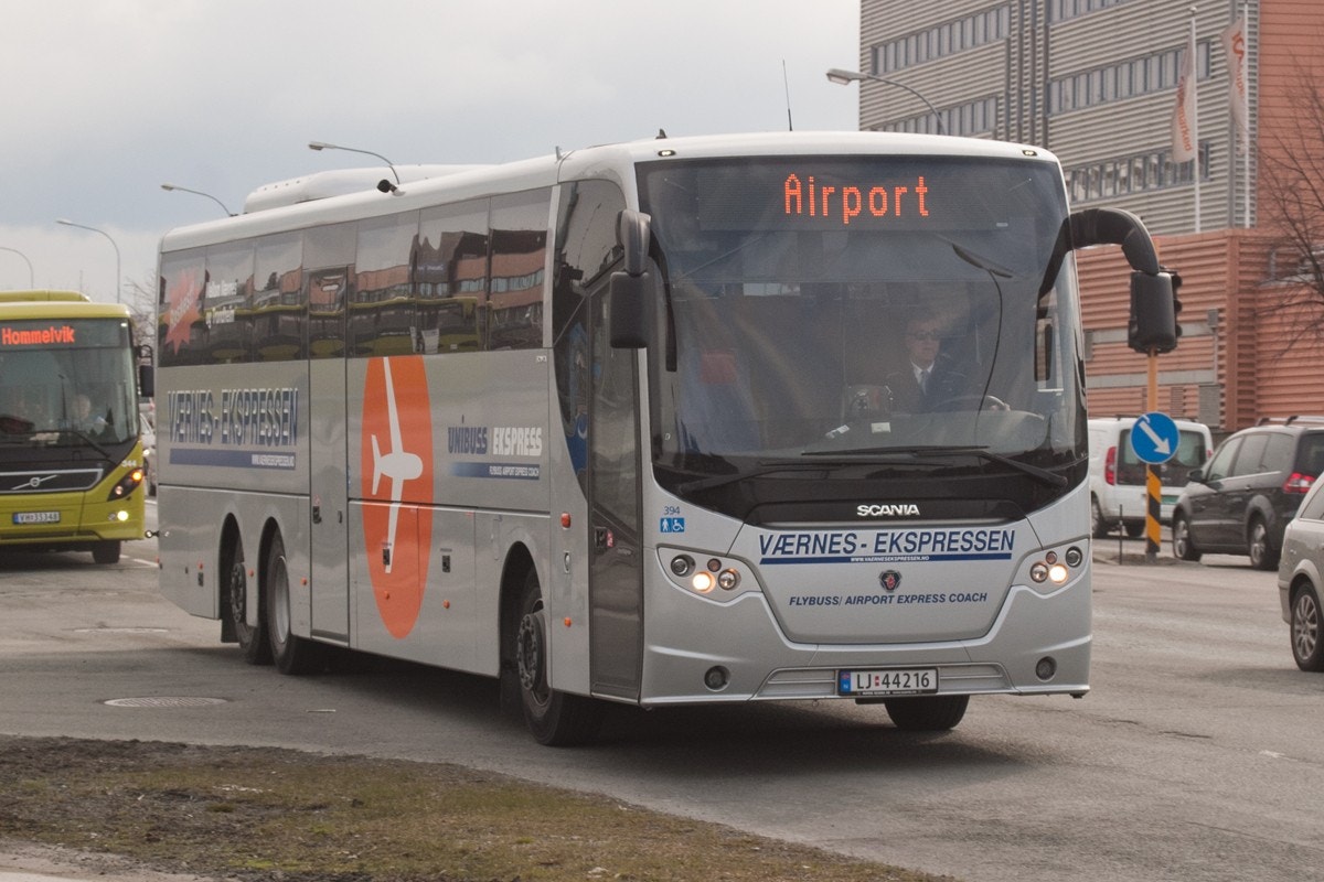 Holdeplass for Værnes-ekspressen og kollektivtrafikk 1 minutt unna Galleribilde