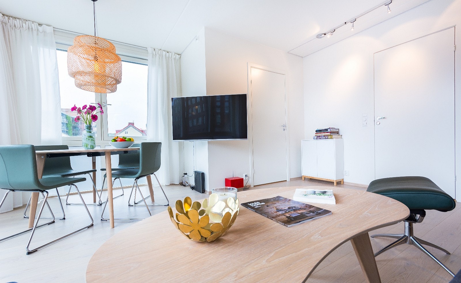 4K smart TV med Telia-pakke følger med Galleribilde