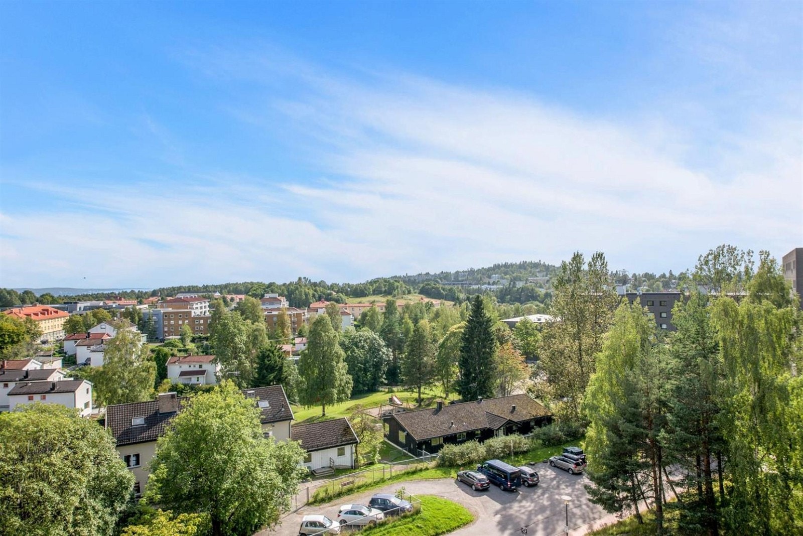 Endeleiligheten har heisadkomst til byggets 5 etasje med flott utsikt. Galleribilde