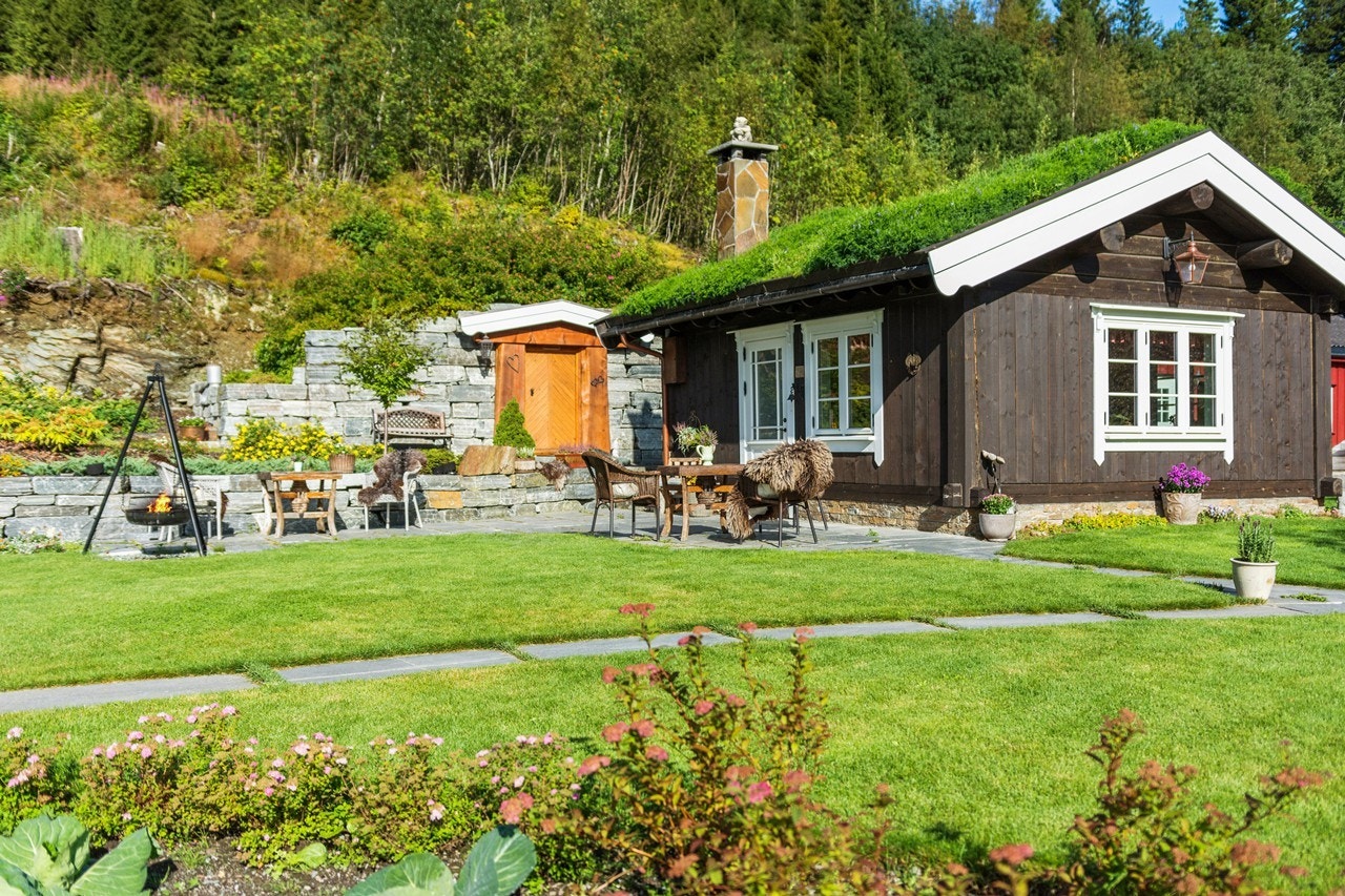 Baksthuset har et bruksareal på ca 30 kvm, og dette kjøkkenet og huset har eier satt stor pris på Galleribilde
