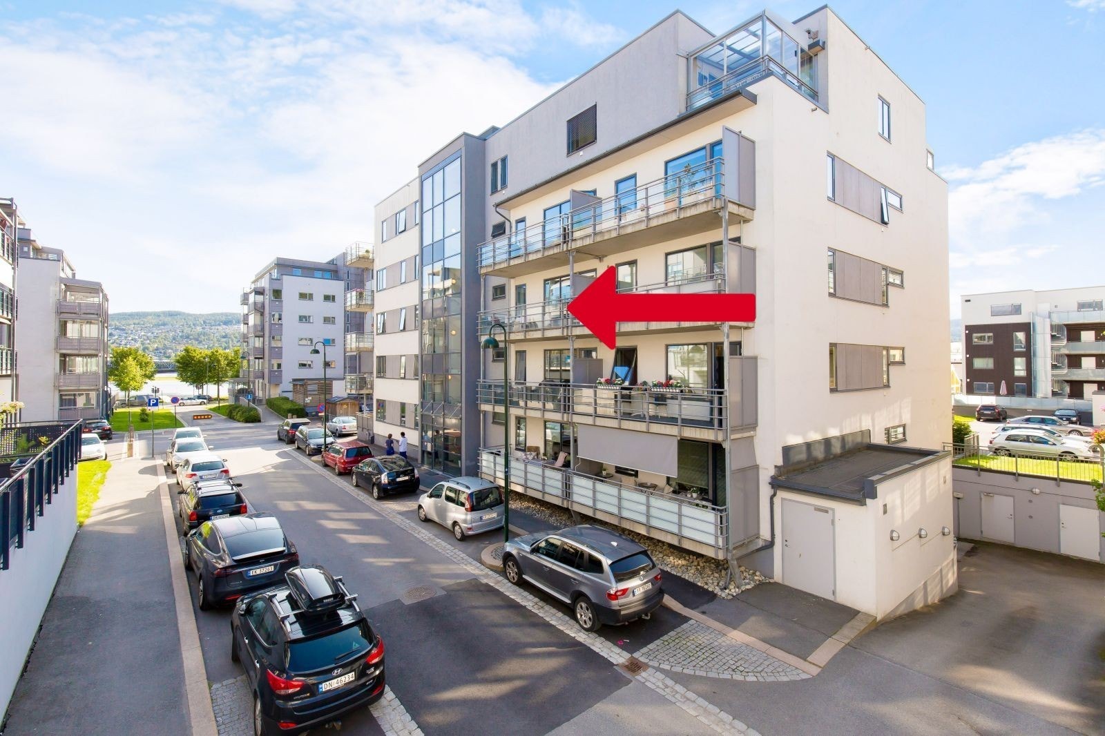 Boligen ligger i 3. etasje, passe skjermet fra trafikk Galleribilde