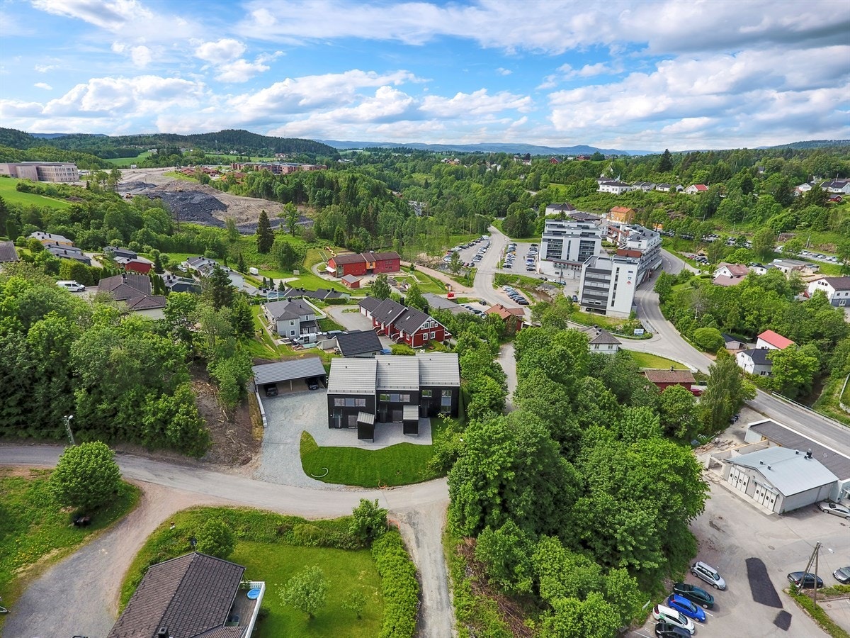 Heggumbakken 5 ligger i et meget barnevennelig og rolig område Galleribilde