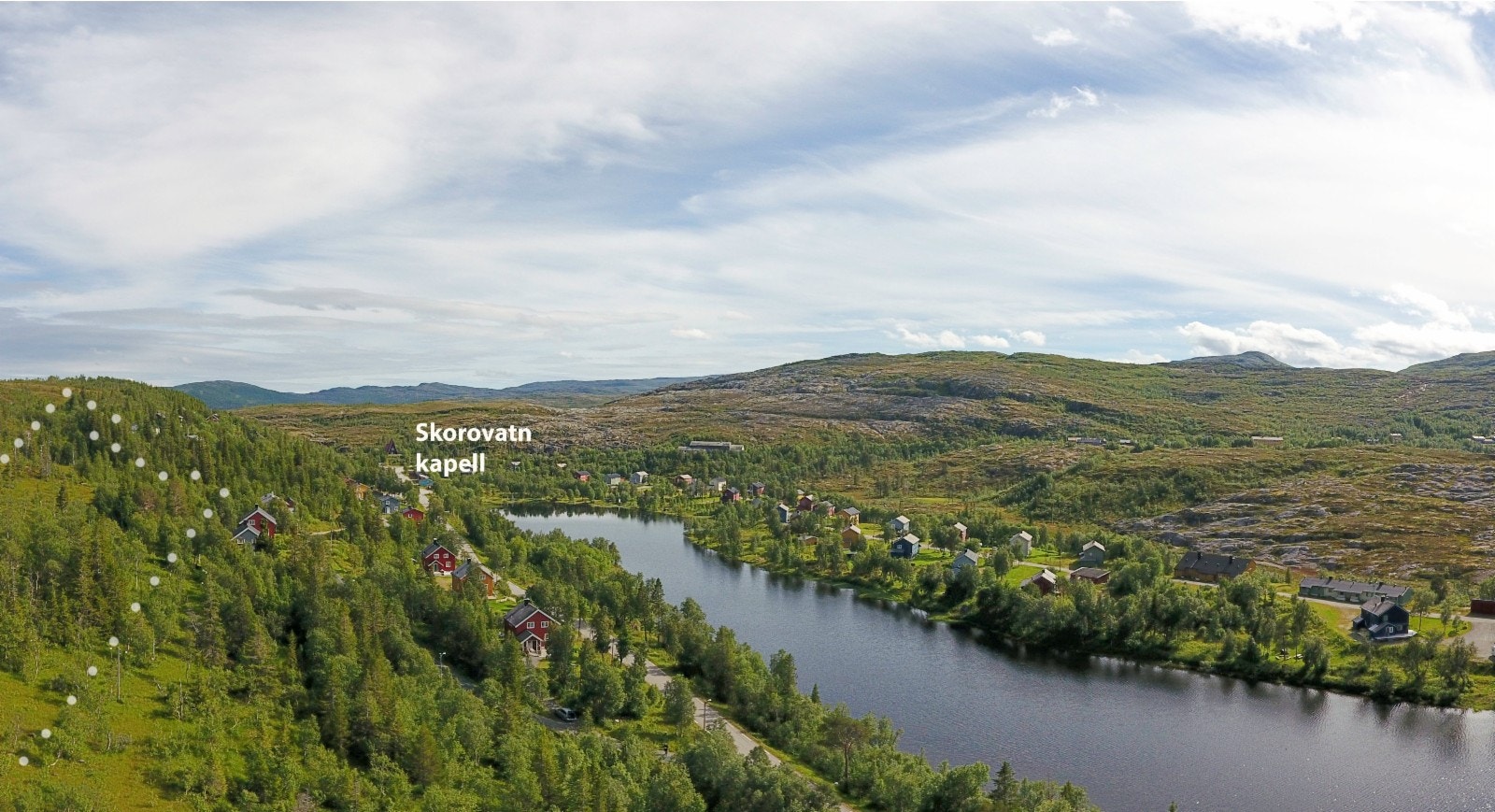 Utsikt mot sør-vest mot sentrumsområdet, Skorovatn kapell og Lille Skorovatn Galleribilde