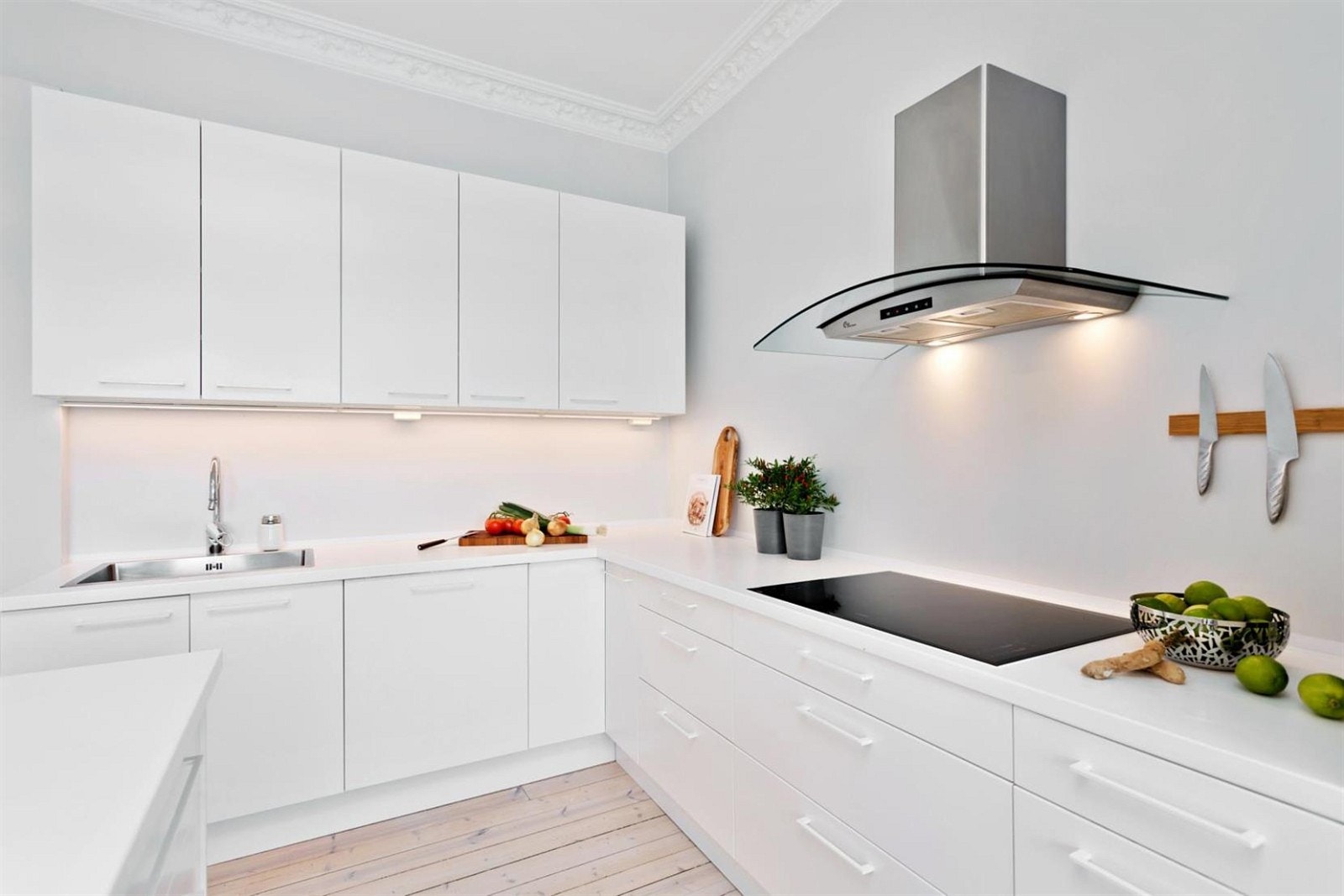 Godt med skap -og benkeplass Galleribilde