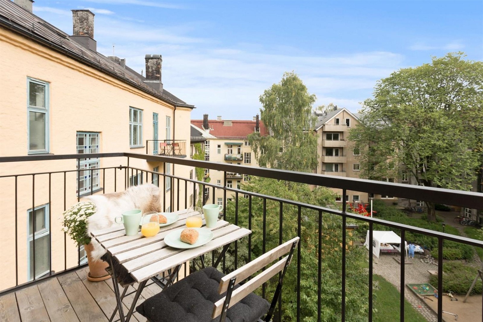 Balkong mot bakgård Galleribilde