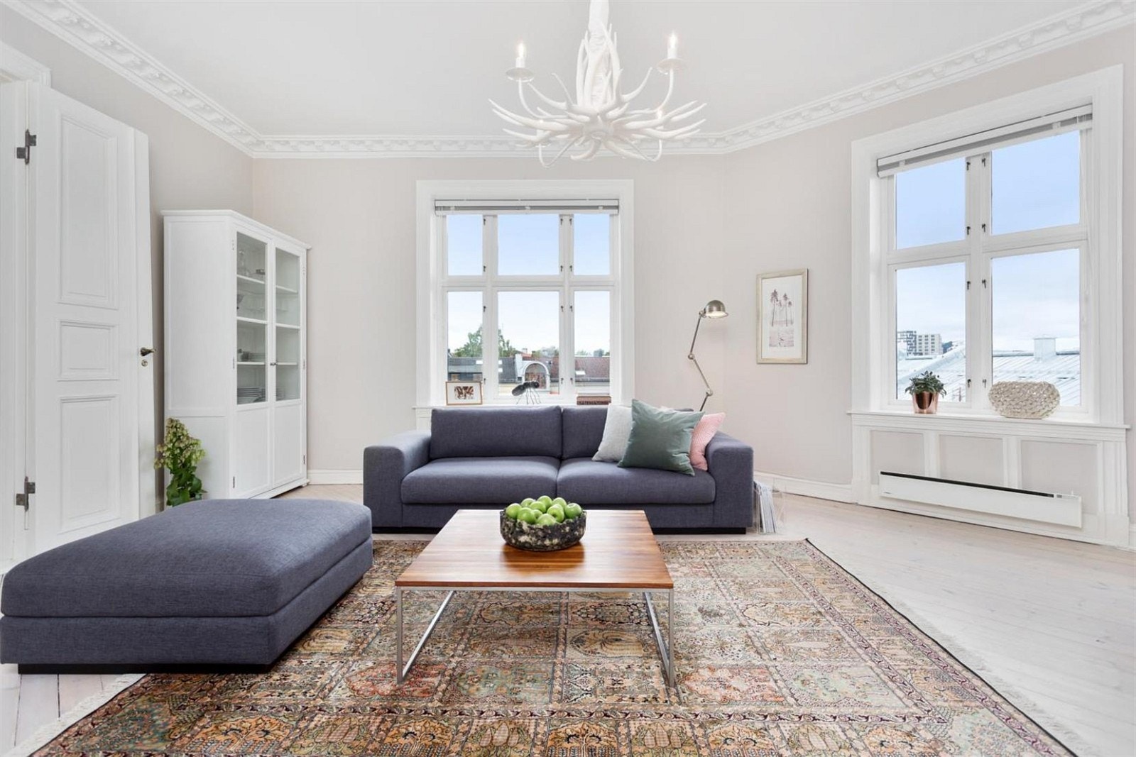 Store vindusflater med utsikt Galleribilde