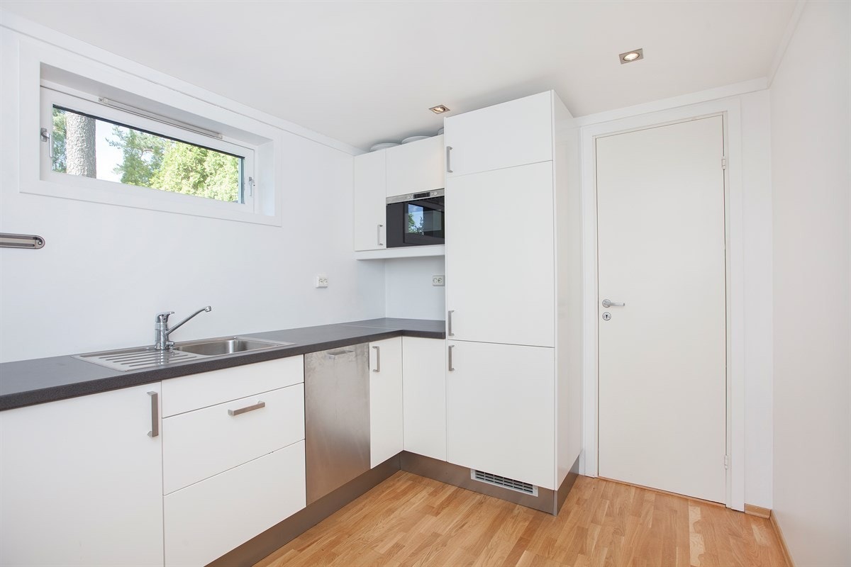 Kjøkken med integrerte hvitevarer Galleribilde