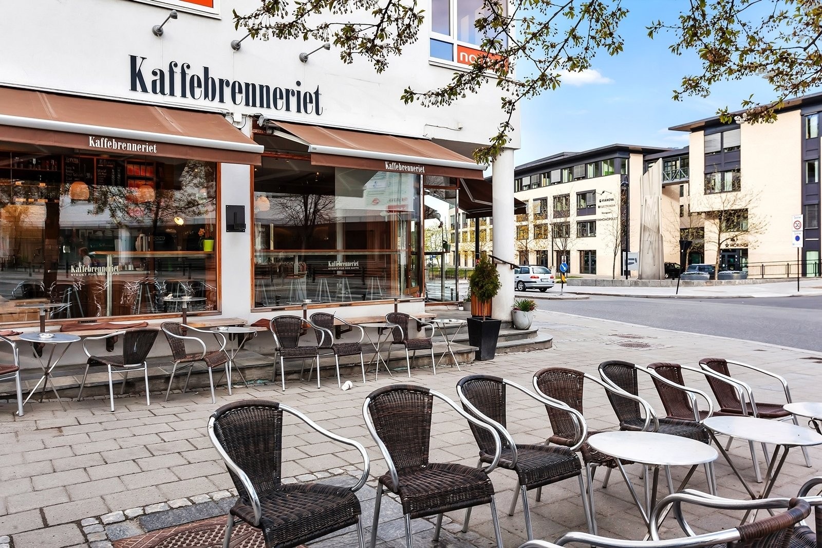 150 meters gange, og du befinner deg på Kaffebrenneriet. Galleribilde
