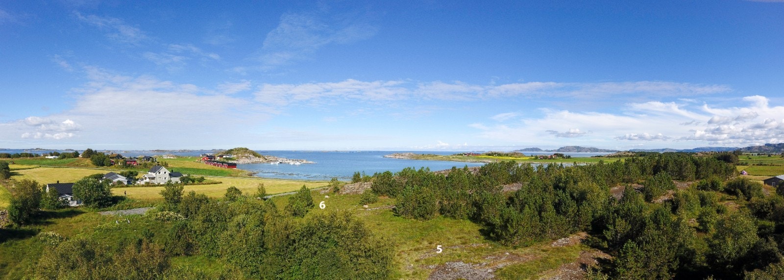 Tomt 5 og 6 ligger i le av og bak-kant av Rundhaugen Galleribilde