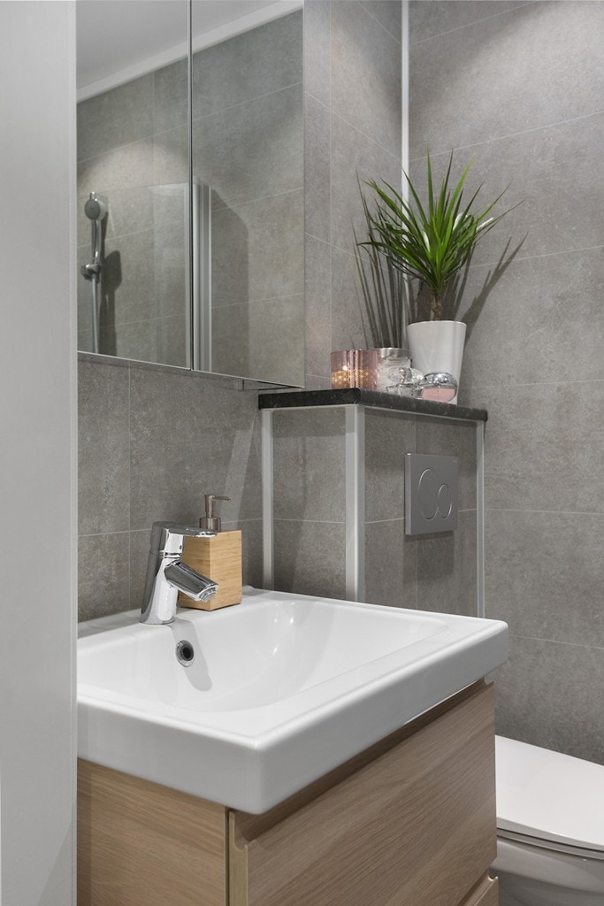 Ute i gangen finner du ditt nye lekre bad Galleribilde