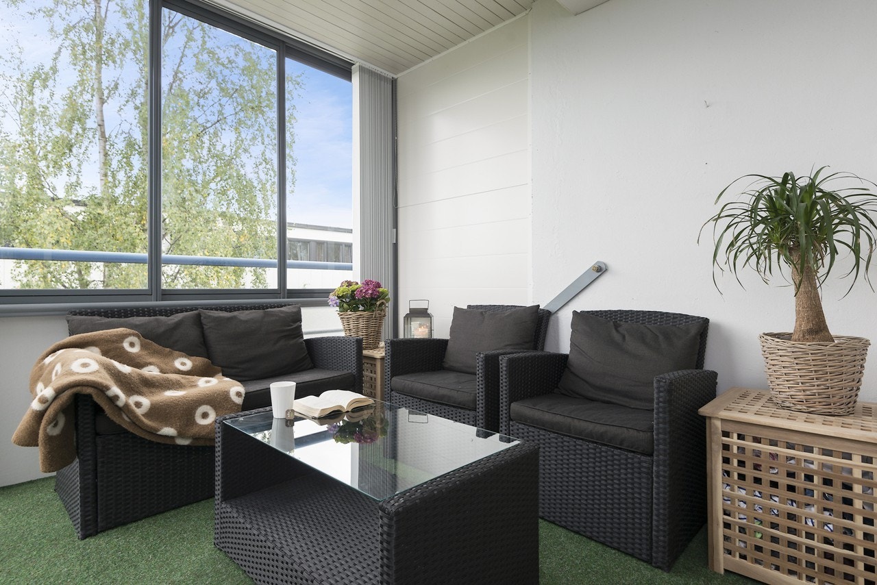 Leilighetens balkong er på romslige 7 kvm og har god plass til diverse utemøbler. Her kan du nyte morgen- og formiddagssolen! Galleribilde