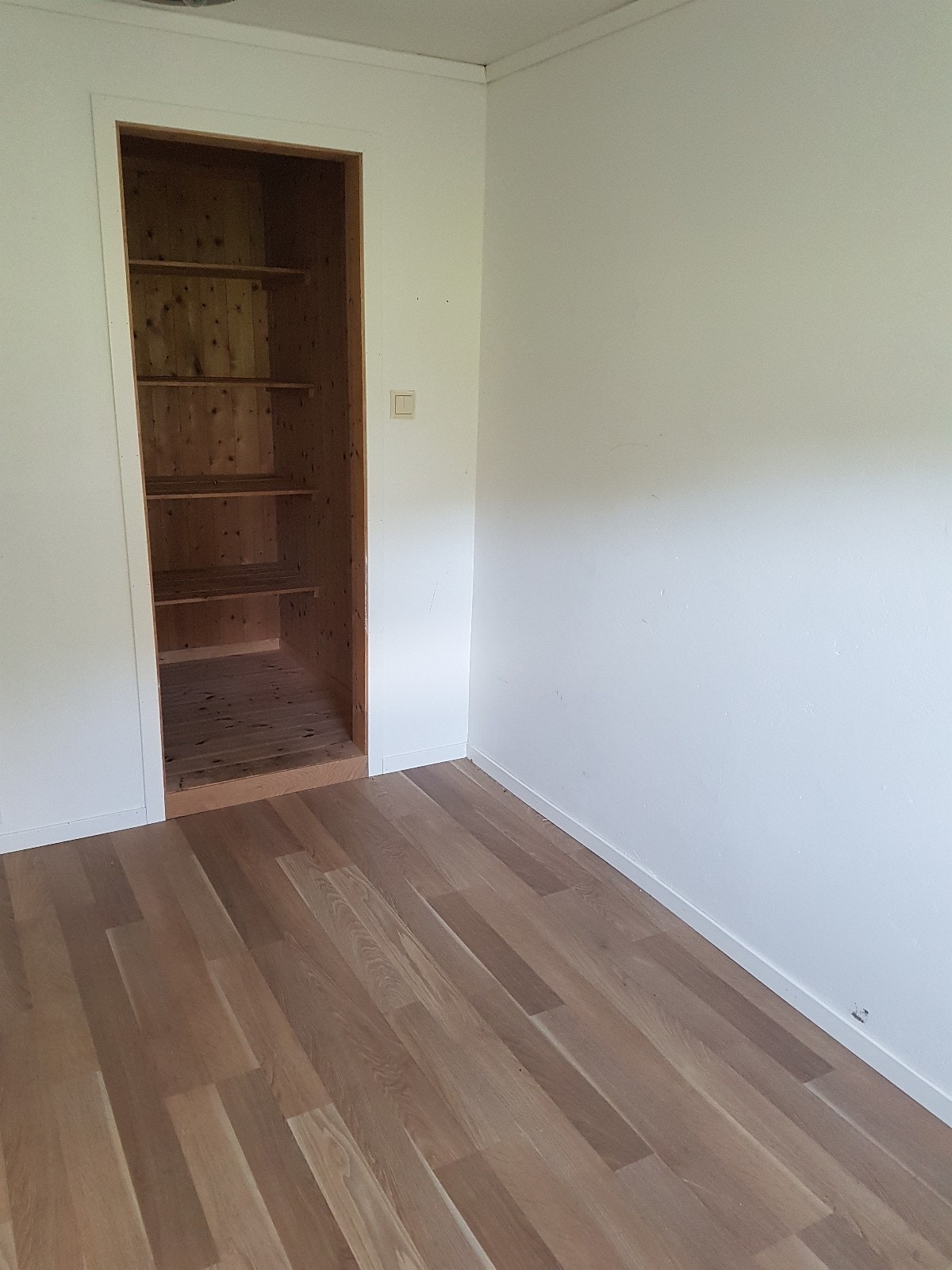 Bod/garderobe i forbindelse med soverom 2 Galleribilde