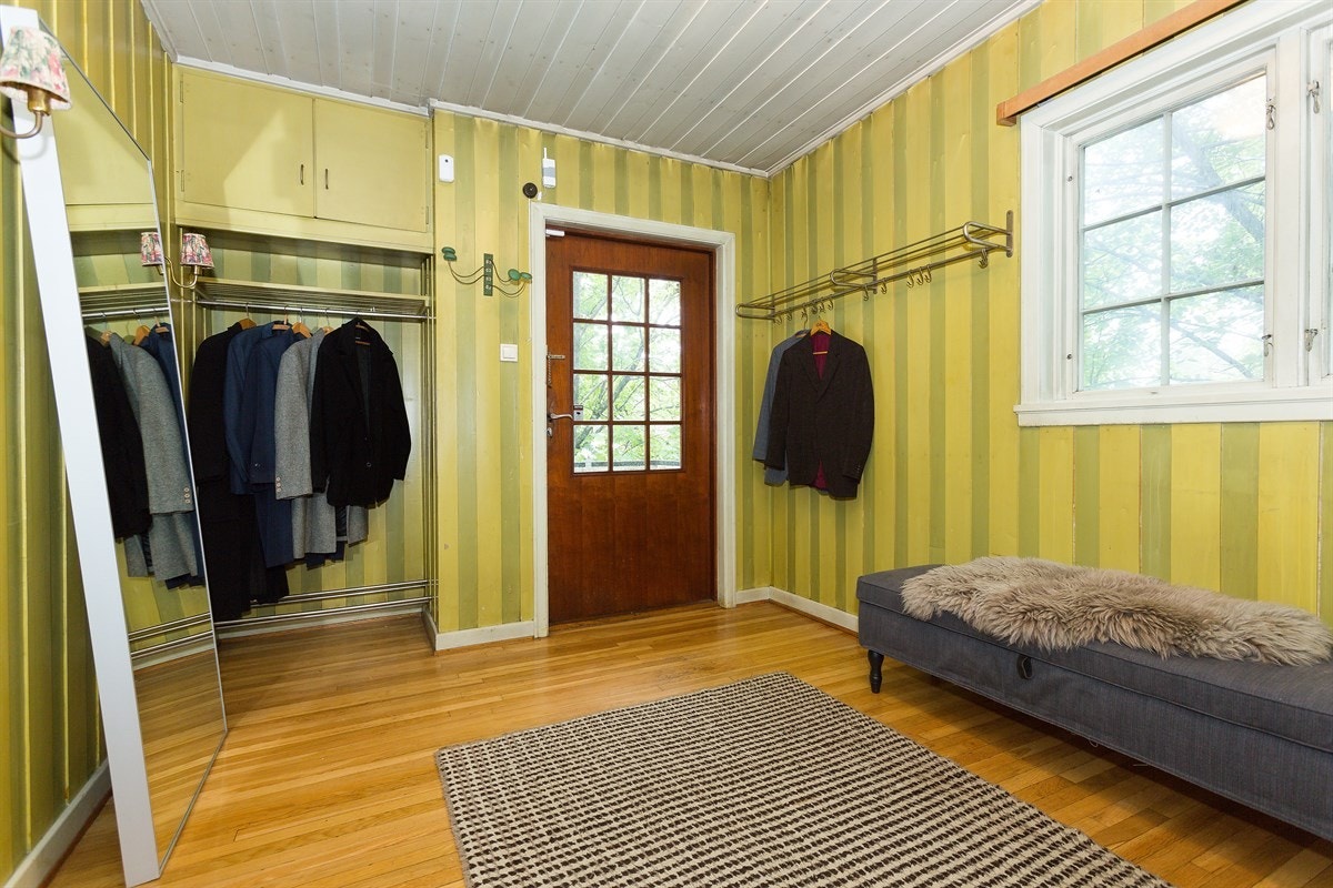 Romslig hall Galleribilde