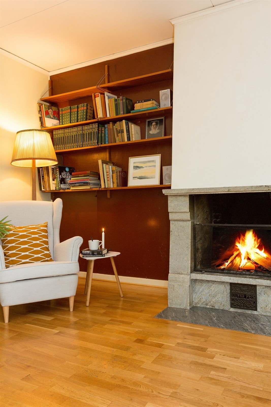 Hyggelig peis i stuen Galleribilde