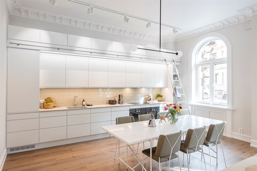 Integrerte hvitevarer fra Gaggenau, godt med skapplass og ellers alle fasiliteter. Galleribilde