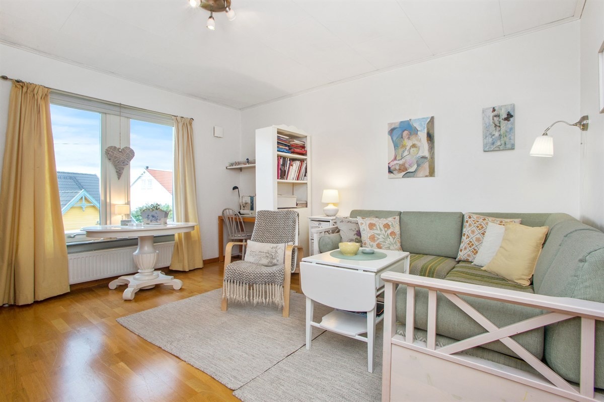 Soverom brukes som tv-stue/gjesterom Galleribilde