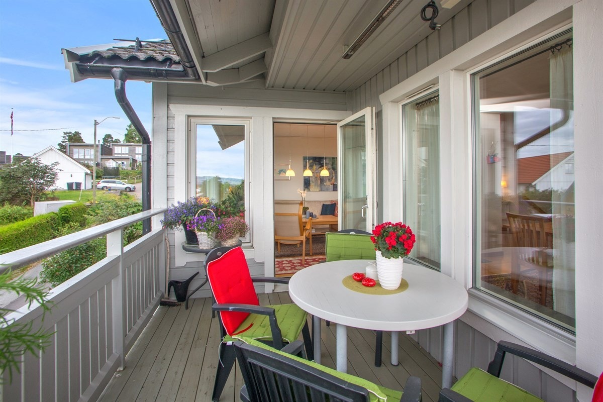 Terrasse med utgang fra stue Galleribilde