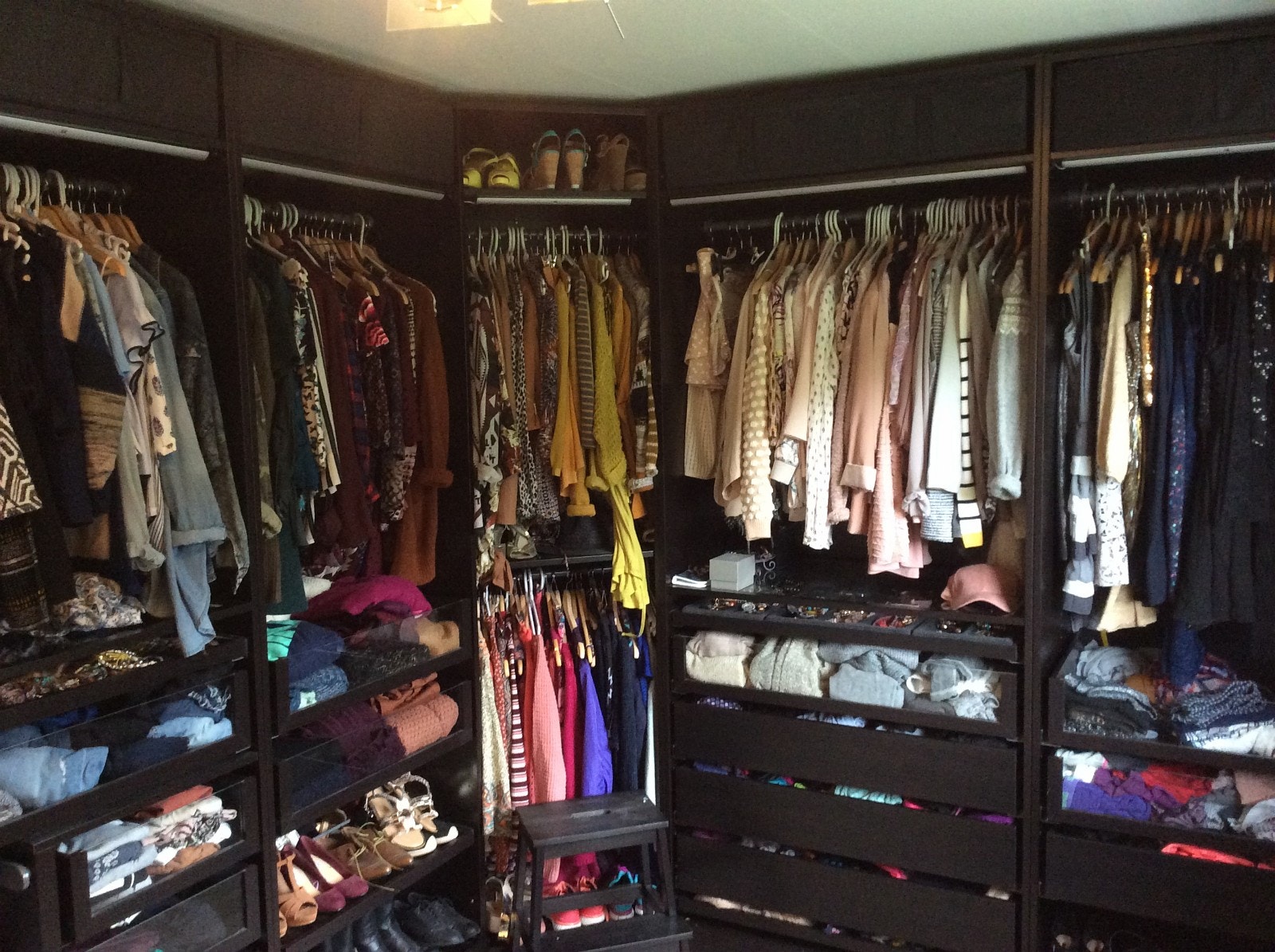 Stort garderoberom/soverom Galleribilde