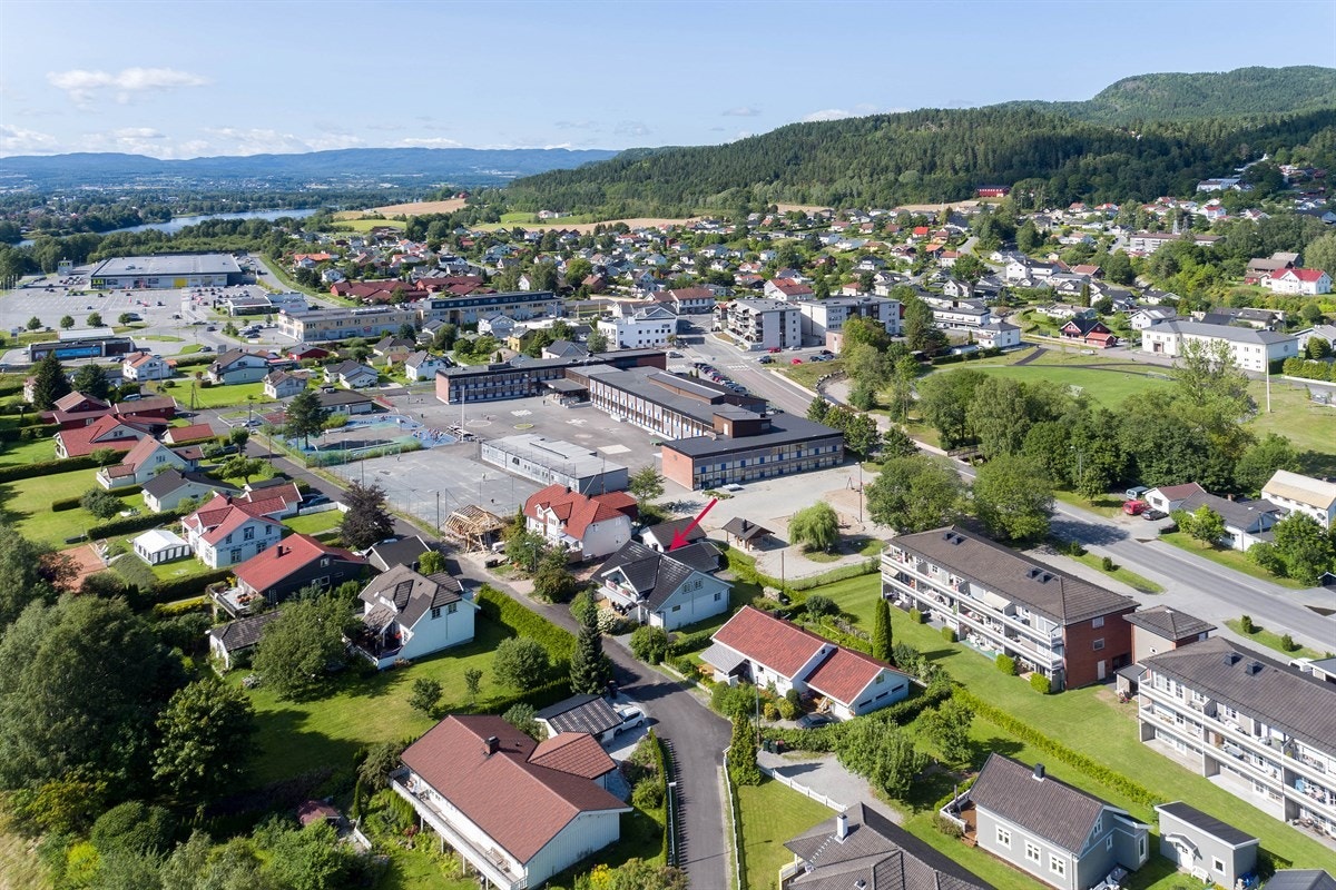 Ta kontakt med Eiendomsmegler Steen på tlf 93 69 33 81 eller e-post: john@privatmegleren.no ved ønske om privatvisning! Galleribilde