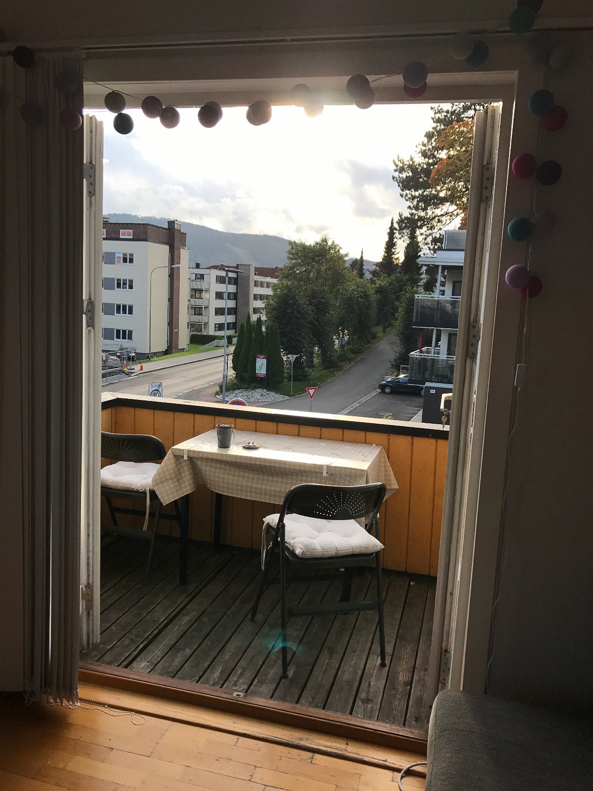 Balkong med kveldssol Galleribilde