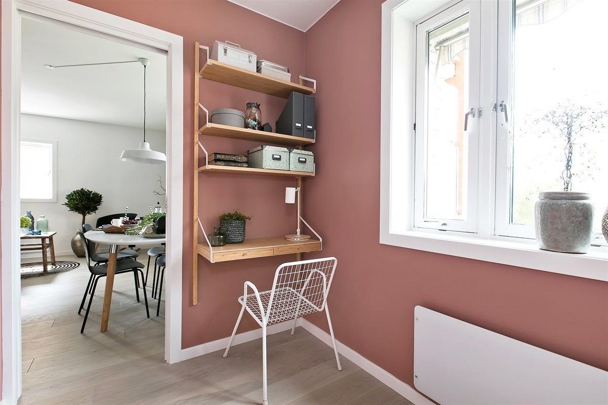 Kan fint brukes til hobbyrom, kontor eller et lite barnerom (alkove) Galleribilde