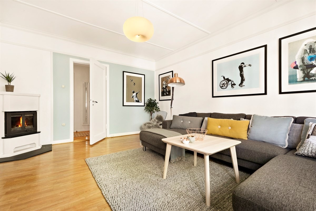 Jøtul peisinnsats fra 2005 varmer godt opp på kalde dager. Galleribilde