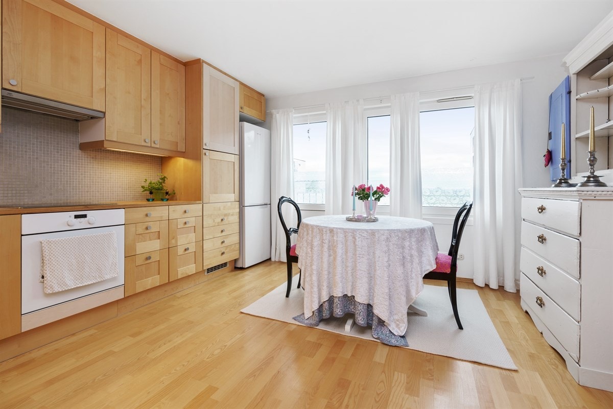 Kjøkken med fransk balkong Galleribilde