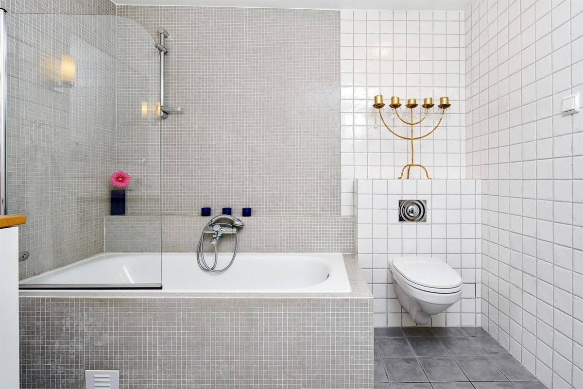 Det er planlagt nytt bad ferdigstilt i desember 2017 i regi av Sans bygg AS Galleribilde