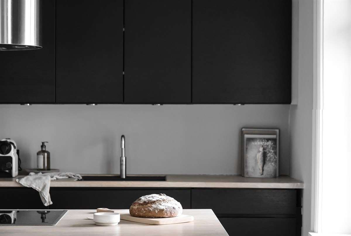 - Lekker Kvik-kjøkken fra 2012 med integrerete hvitevarer - Galleribilde