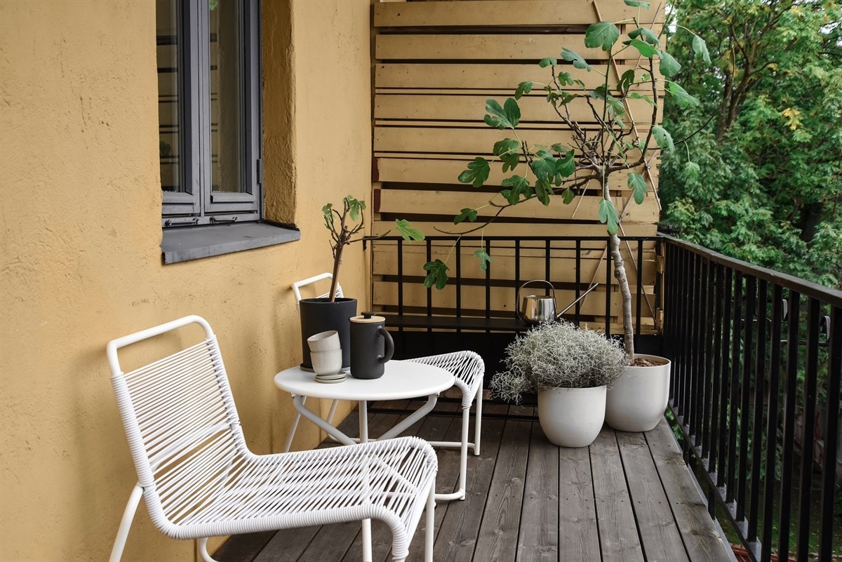 - Det ble lagt nye terassebord på balkong av eier i 2012 - Galleribilde