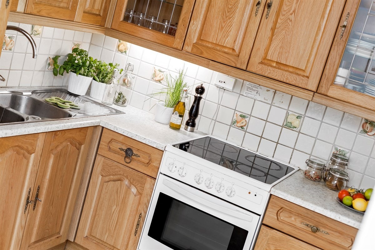 Det er godt med skap- og benkeplass. Galleribilde