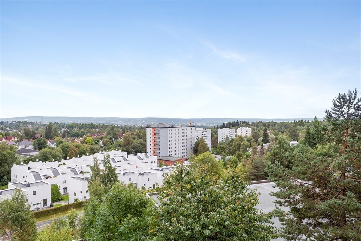 Her kan man sette utemøbler og grill og nyte late sommerdager. Galleribilde