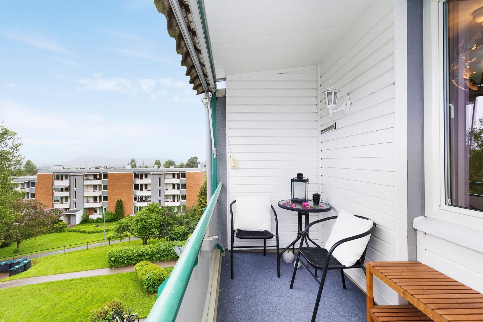 Balkong med god plass til sitteplass. Galleribilde