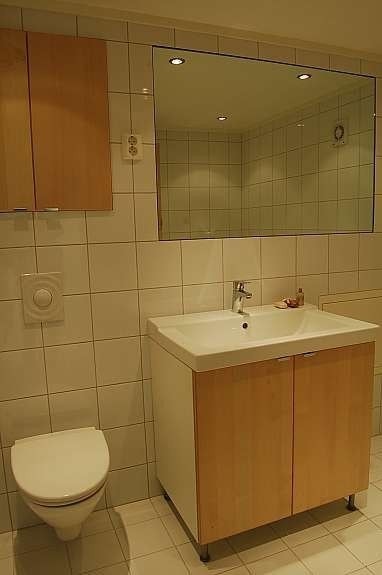 Bad med dusj og opplegg vask/tørk Galleribilde