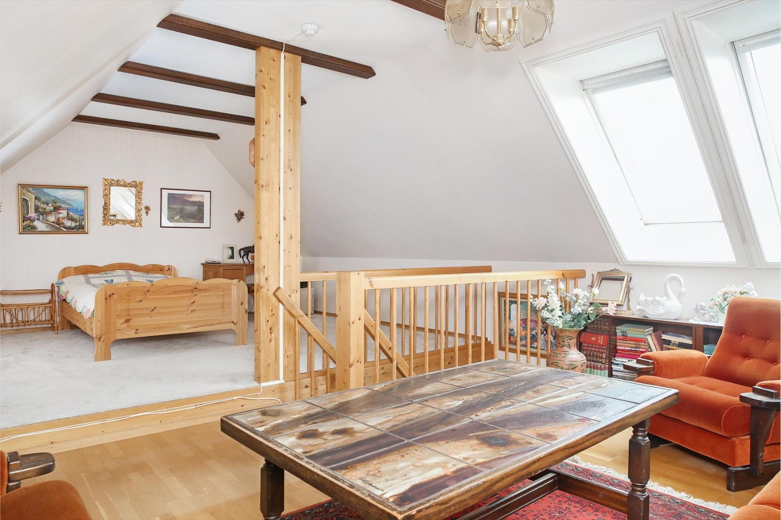 Tv-stue/loftsstue med soveplass Galleribilde