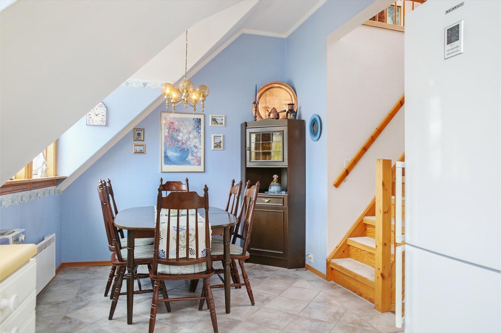 Fra kjøkken oppgang til hems Galleribilde