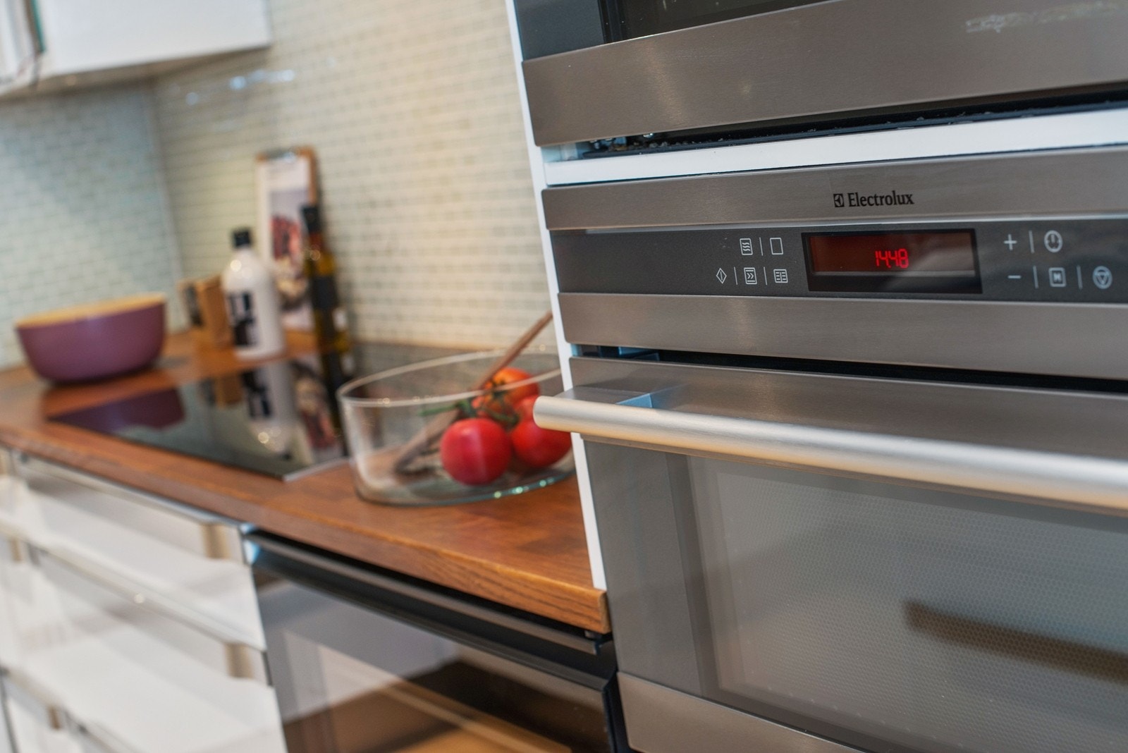 Integrete hvitevarer på kjøkkenet Galleribilde