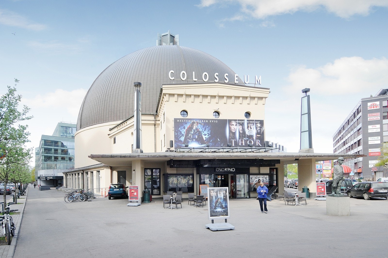 Majorstuen kan også skilte med Colosseum Kino, lekeplasser, fotballbaner samt tennis- og idrettsanlegg. Og alt dette finner du like ved boligen Galleribilde