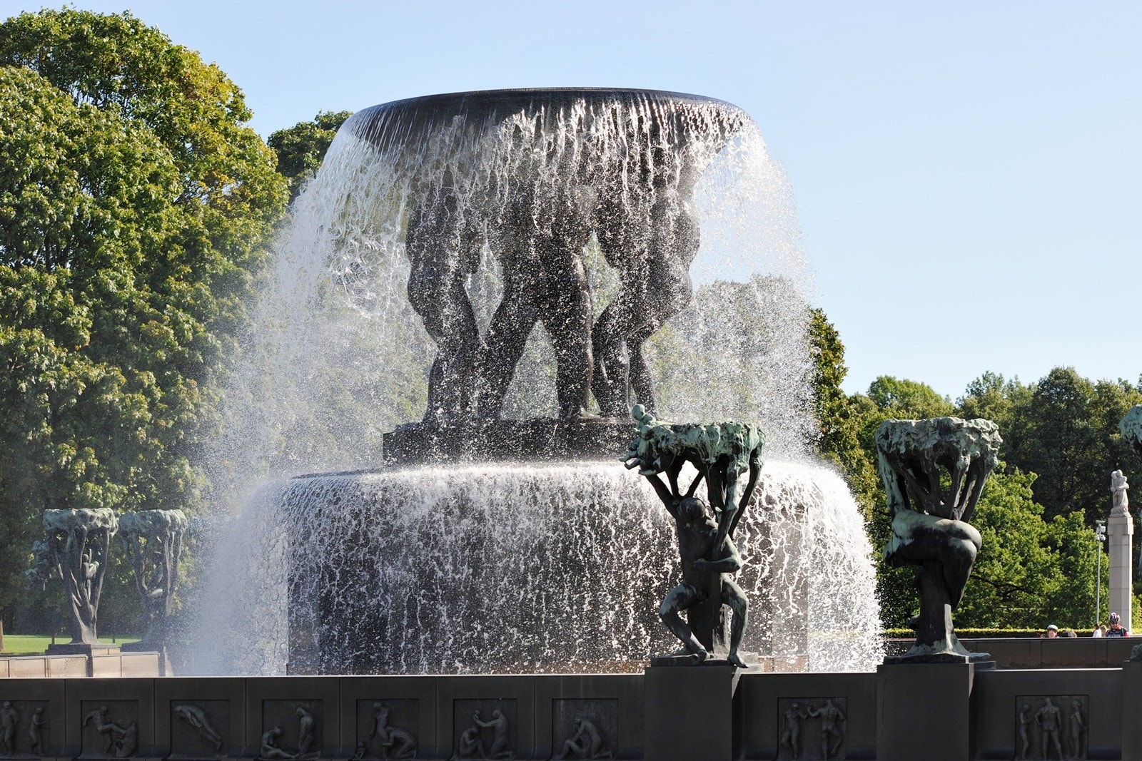 Området er omkranset av flere parker og grøntområder. Kort vei til anerkjente Frognerparken med skulpturanlegget Vigelandsanlegget og frodige Frognerbadet. Galleribilde