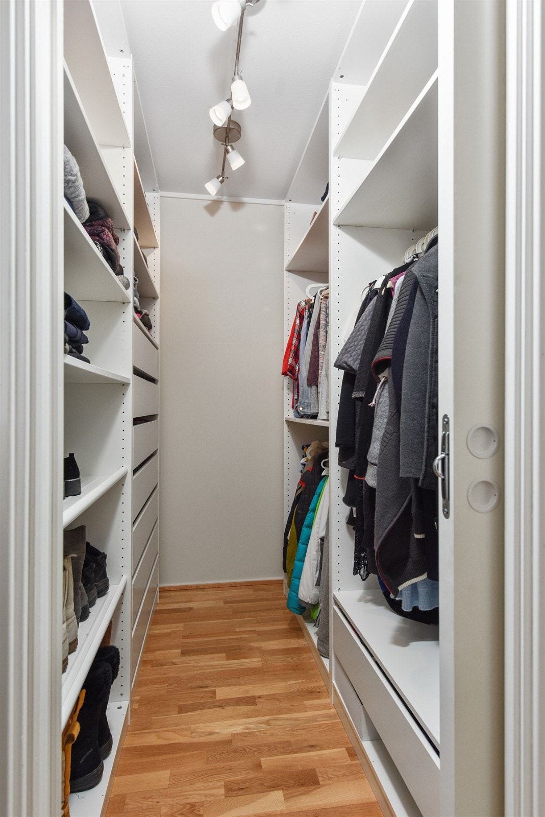 Garderoberom Galleribilde