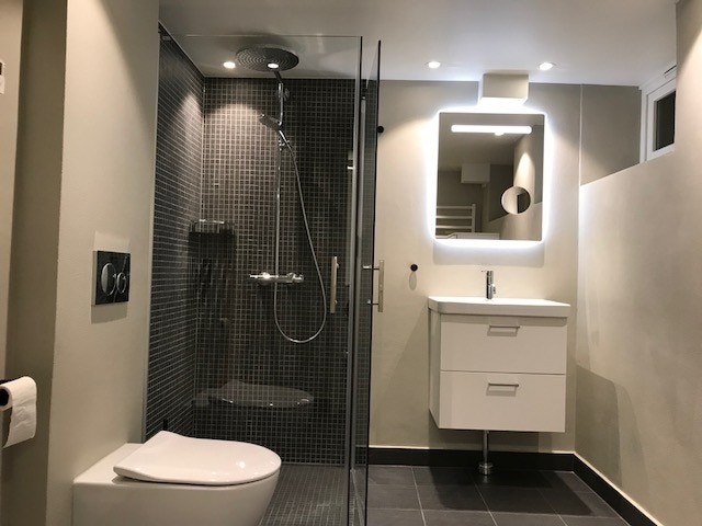 Bad i i kjeller Galleribilde