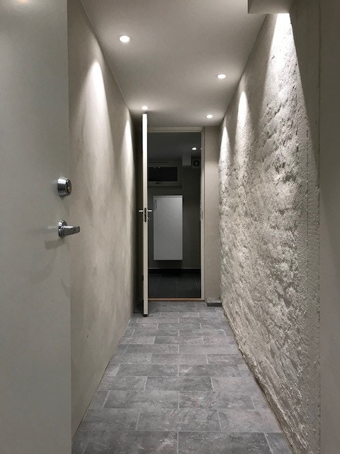 Gang i kjeller Galleribilde